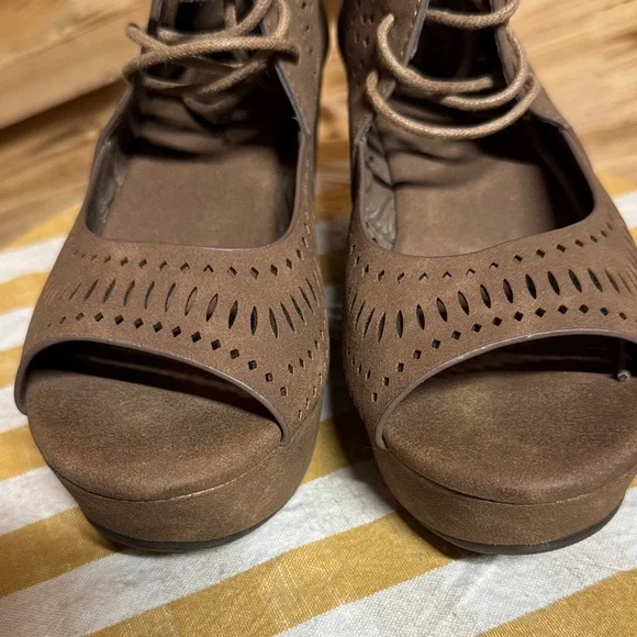 Pierre Dumas Brown Peep-Toe Wedges - Picture 5 of 5